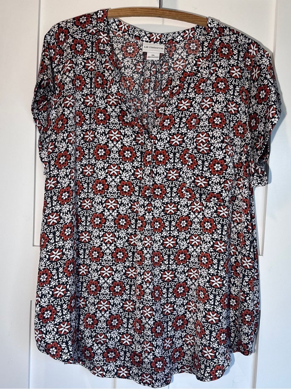Liz Claiborne Black and Red Geometric Plus Size Floral Short-Sleeve Blouse